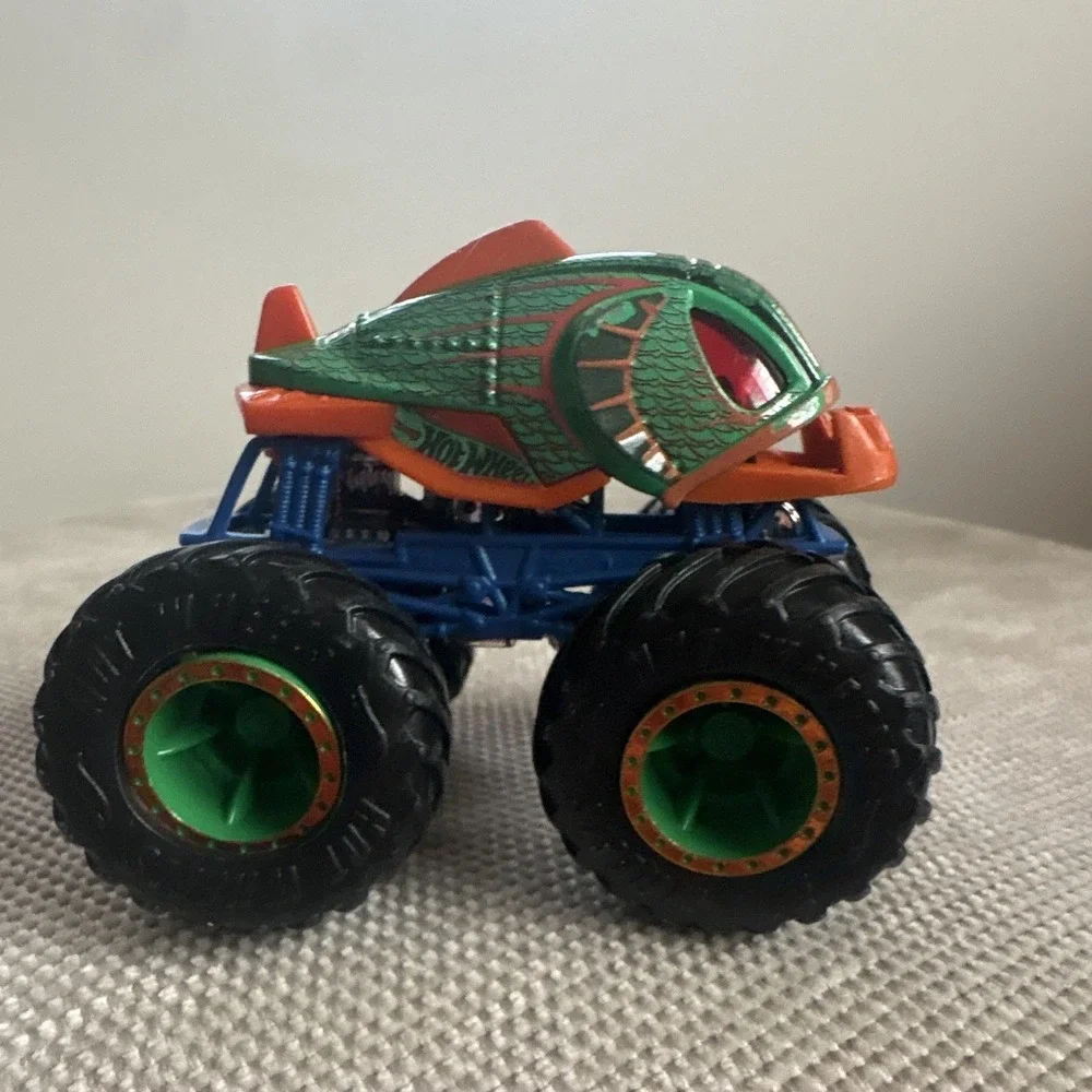 Hot Wheels Monster Jam Diecast Monster Truck Green Orange Blue Black Piran-ahhh